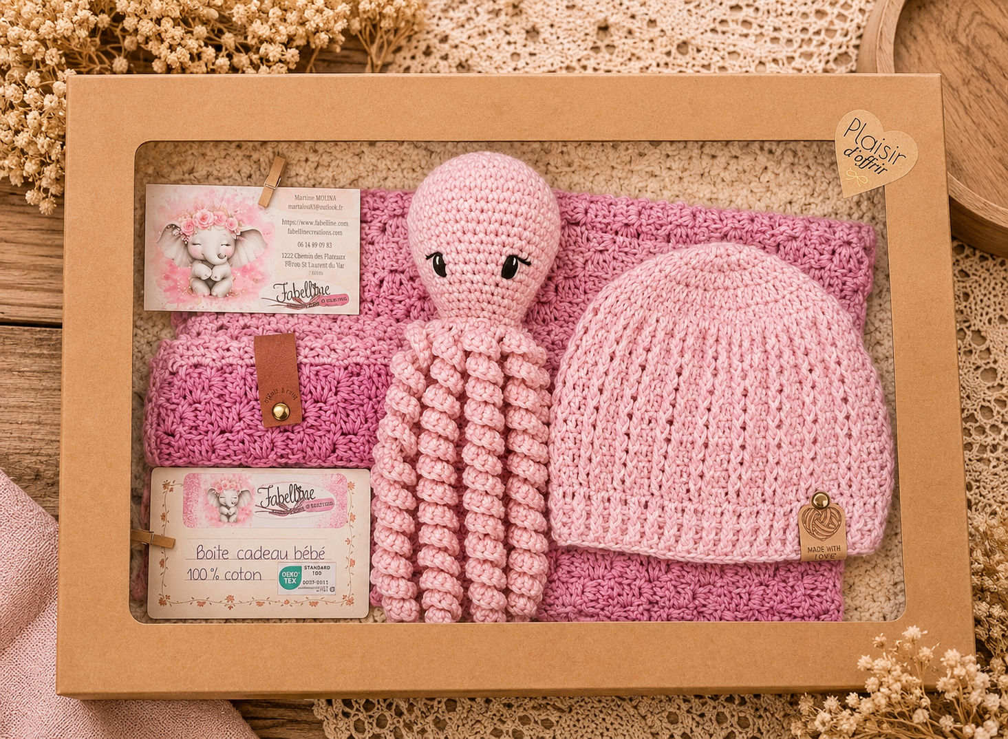 Boîte cadeau naissance au crochet avec couverture, doudou pieuvre et bonnet